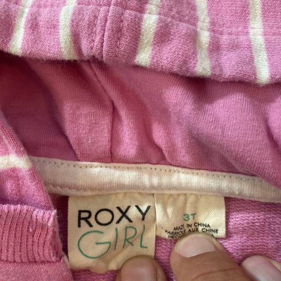 Roxy Set - Picture 3 of 5